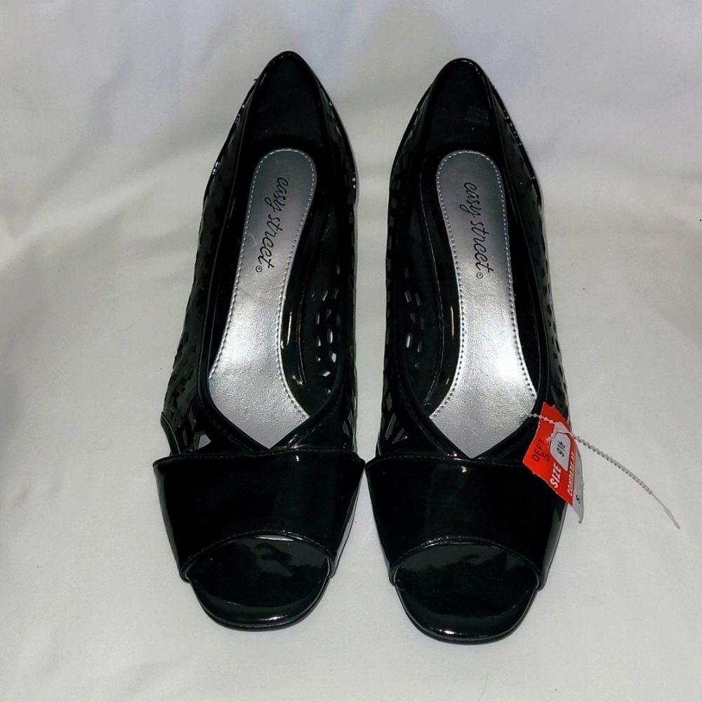 Easy Street Black Heels